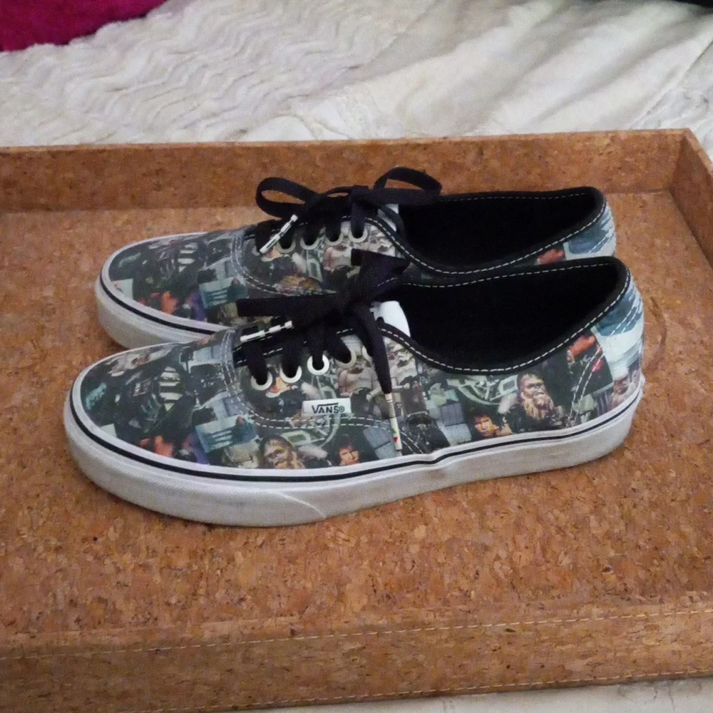 VANS Graphic Star Wars Print Sneakers Mens Sz. 7.5 Womens Sz. 9